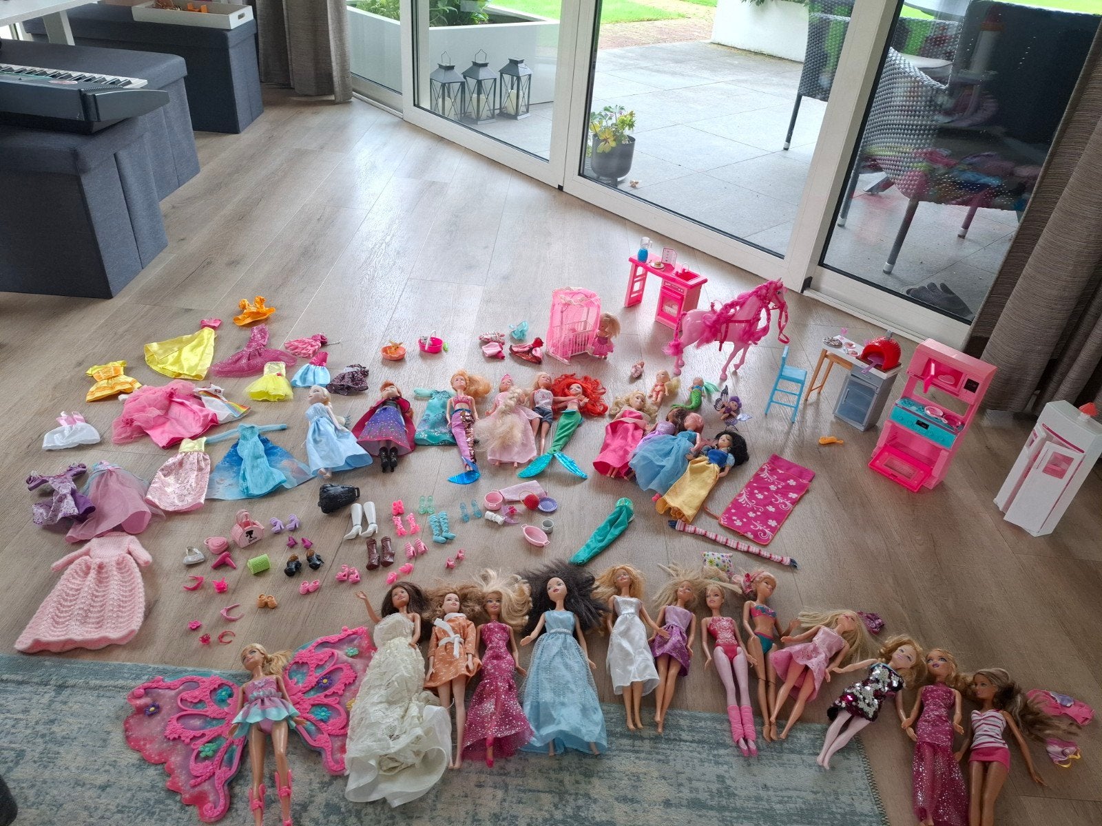 Grote Barbie collectie: 23 Barbies, kleding, etc veel Mattel, Ophalen of Verzenden, Zo goed als nieuw, Barbie