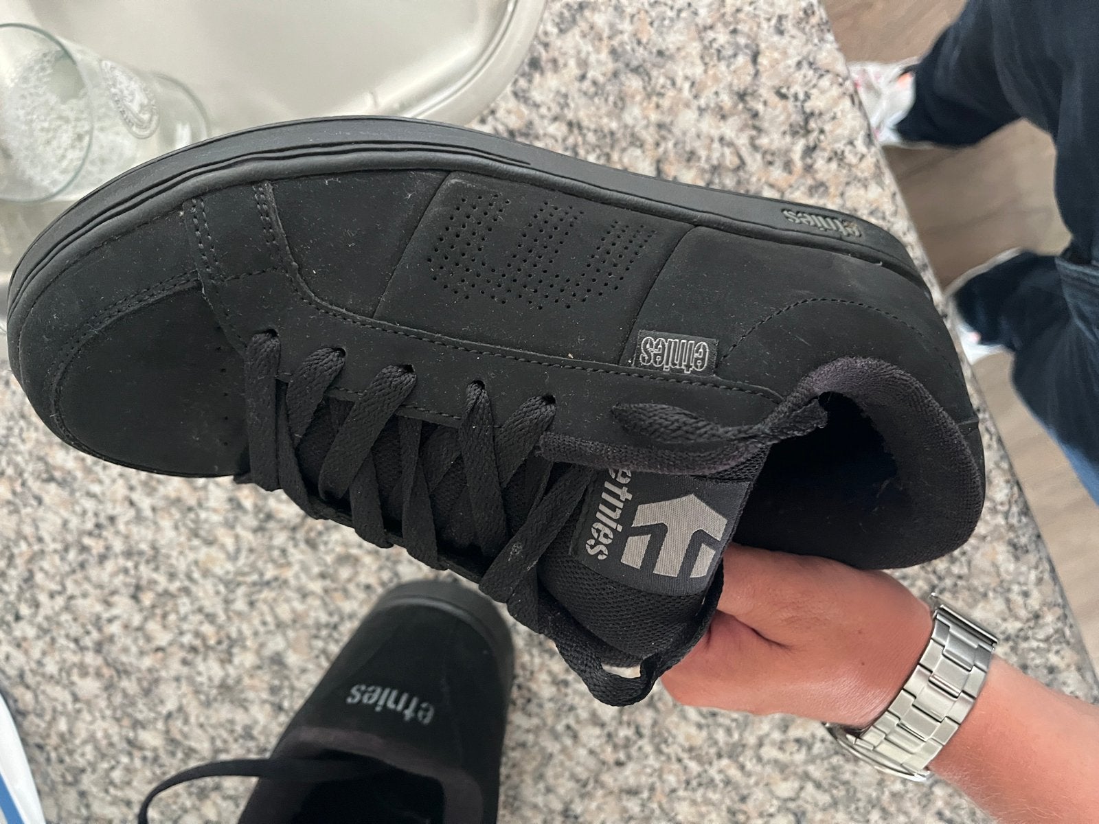 Etnies Kingpin sneakers - Zwart - Maat 43, Ophalen of Verzenden, Gedragen, Zwart, Sneakers of Gympen