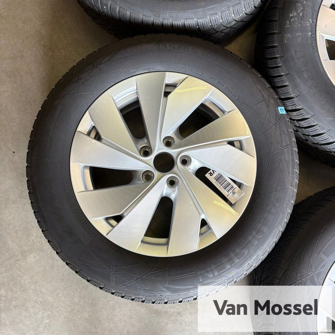 VW Tiguan Vredestein Wintrac Pro 215/65/R17 99H, Auto-onderdelen, Banden en Velgen, -, -, Banden en Velgen, 17 inch