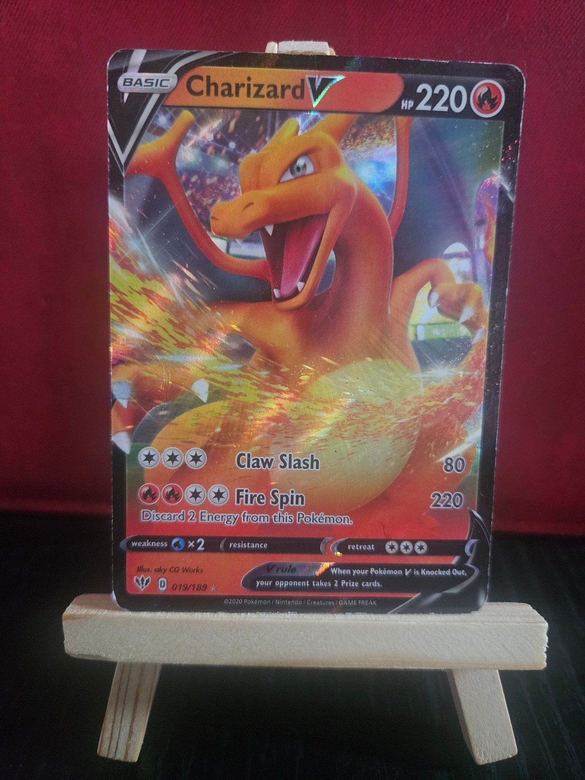 Charizard V #019, Ophalen of Verzenden, Gebruikt, Losse kaart