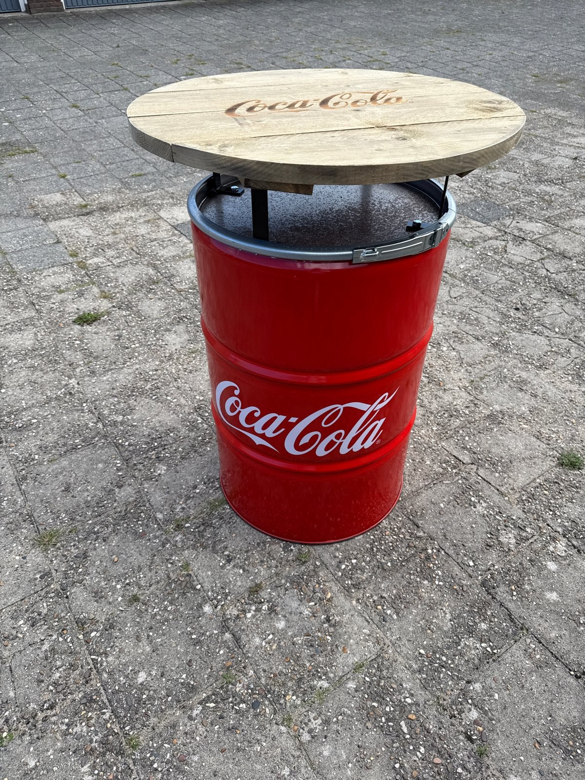 Coca-Cola statafel van olievat met houten blad, Ophalen of Verzenden, Gebruikt