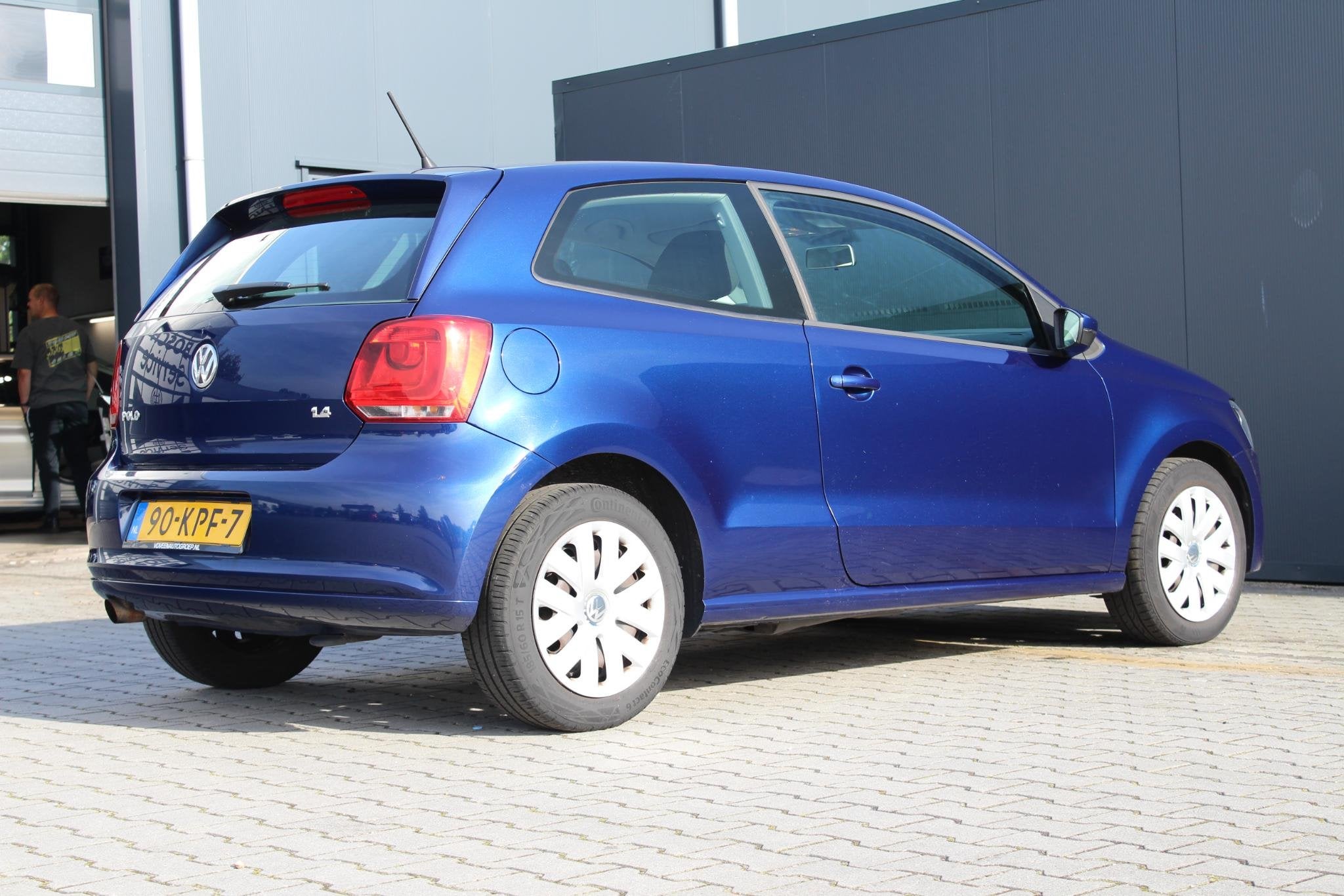 Volkswagen Polo 1.4-16V Comfortline Airco | Cruise control |, Voorwielaandrijving, Zwart, 4 cilinders, Blauw
