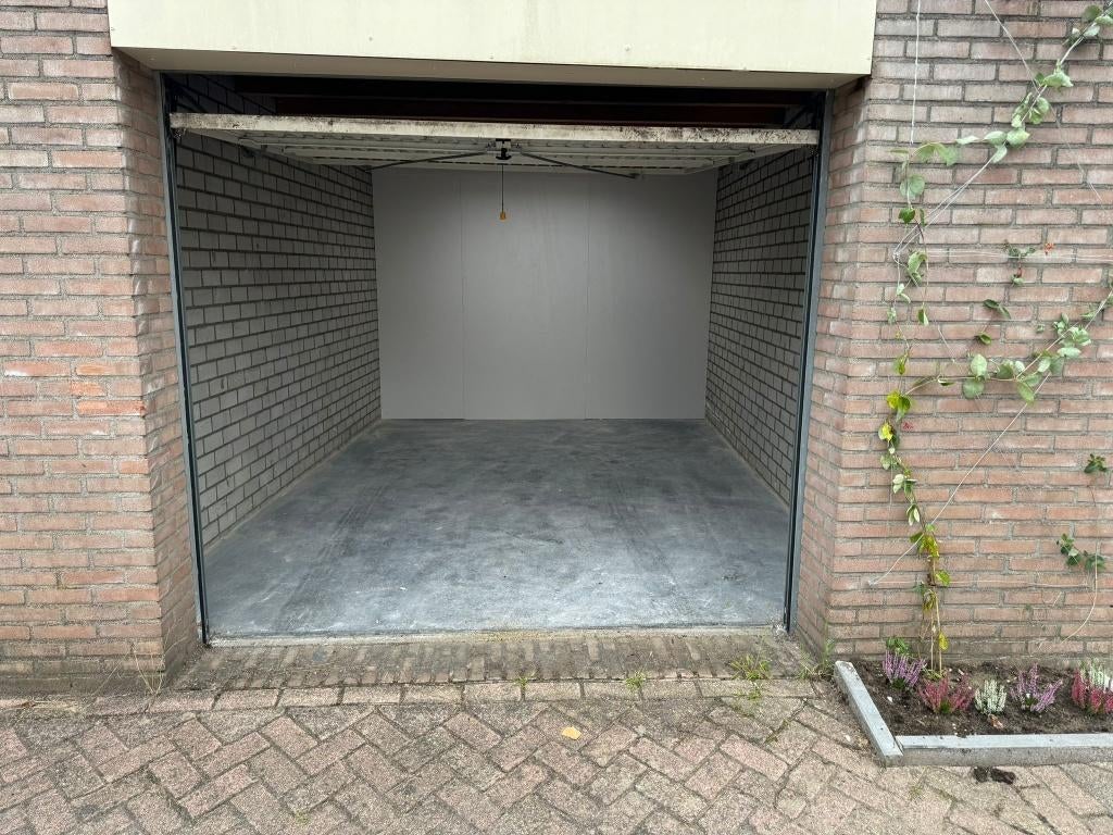 Garagebox Tilburg Bredaseweg, Noord-Brabant