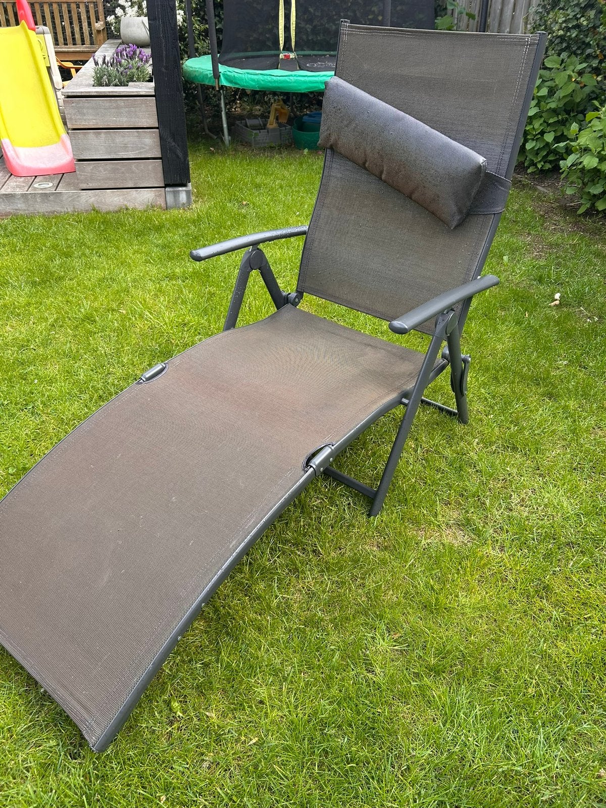 Stevig onklapbaar ligbed, Tuin en Terras, Ophalen, Gebruikt, Kunststof