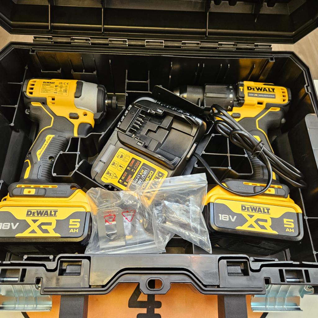 DeWALT DCK2062P2T Combopasck - 2x 18v 5.0 - Nieuw, Dewalt, Nieuw, Support@dewalt.com, 701 E. Joppa Road
Towson, MD 21286
USA