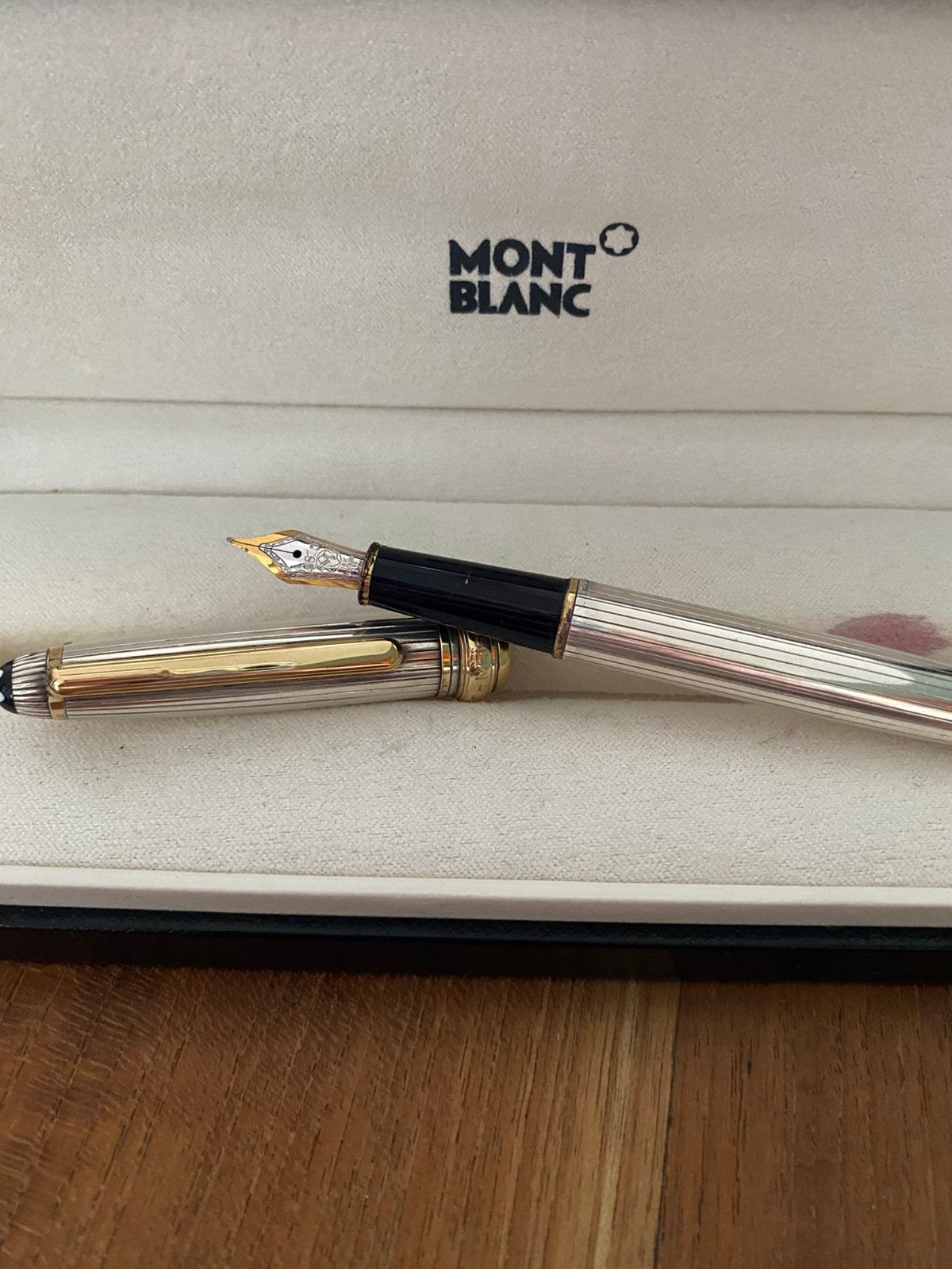 Zilveren Mont Blanc vulpen 144 met 18k gouden punt, Verzenden, Met doosje, Zo goed als nieuw, Vulpen