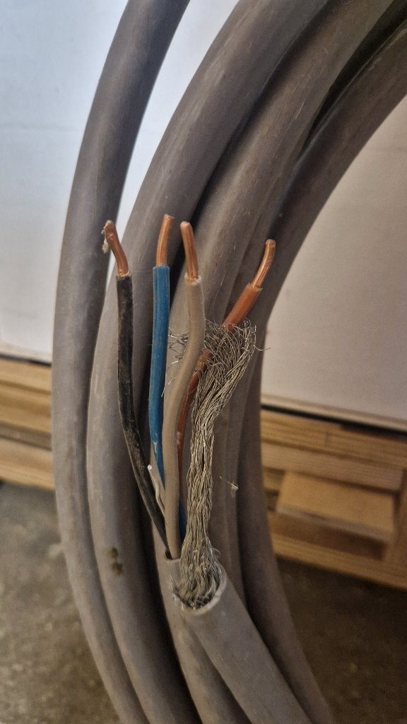 YMvK-as grondkabel 6mm2  4x6 en 3x6, Ophalen, Zo goed als nieuw, Kabel of Snoer