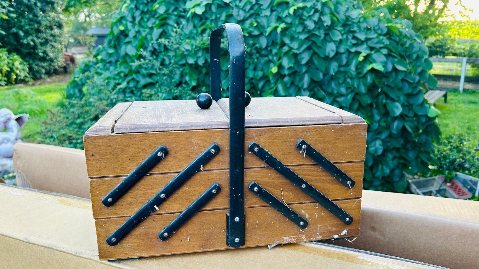 Vintage naai doosje met oude inhoud, Ophalen of Verzenden, Gebruikt, Overige typen