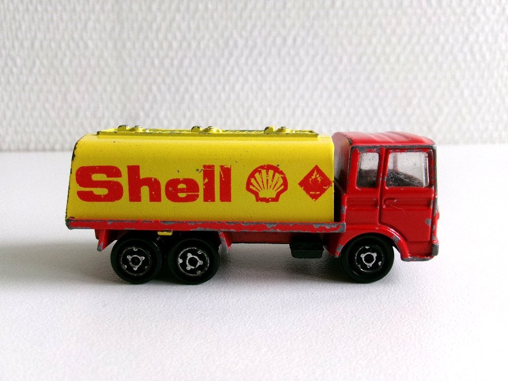 Saviem SM Europe Tanker Shell 1:100 Majorette (geen ovp), Ophalen of Verzenden, Gebruikt, Bus of Vrachtwagen