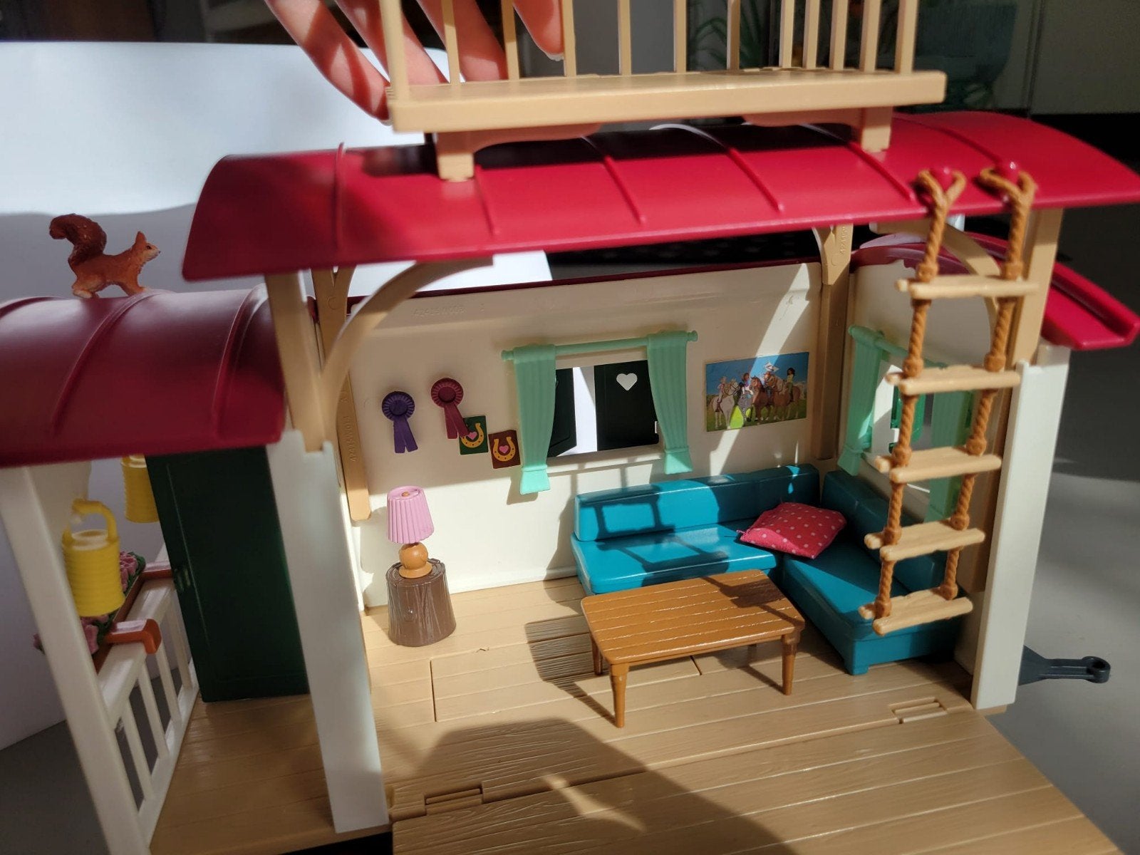 Schleich Horse Club Woonwagen! Met paard en meisje!, Ophalen of Verzenden, Gebruikt, Overige typen, Met wieltjes