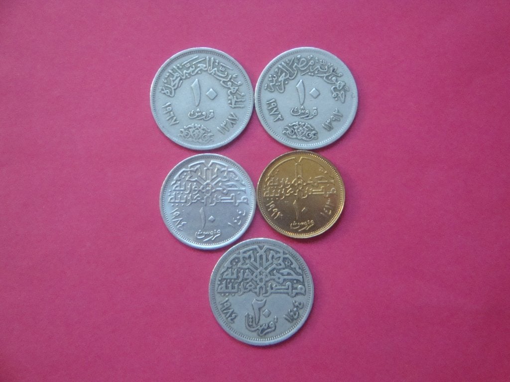 Kavel Egypte setje munten 10 en 20 Piastre 1967 / 1992., Postzegels en Munten, Verzenden, Egypte, Setje