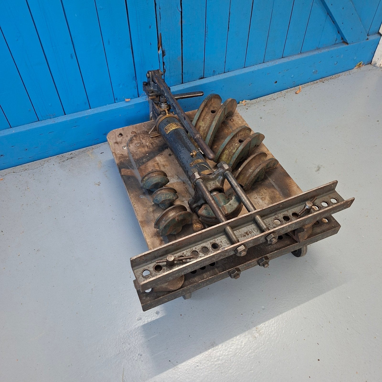 Hydraulische Buizenbuigmachine met Diverse Matrijzen, Ophalen, Gebruikt