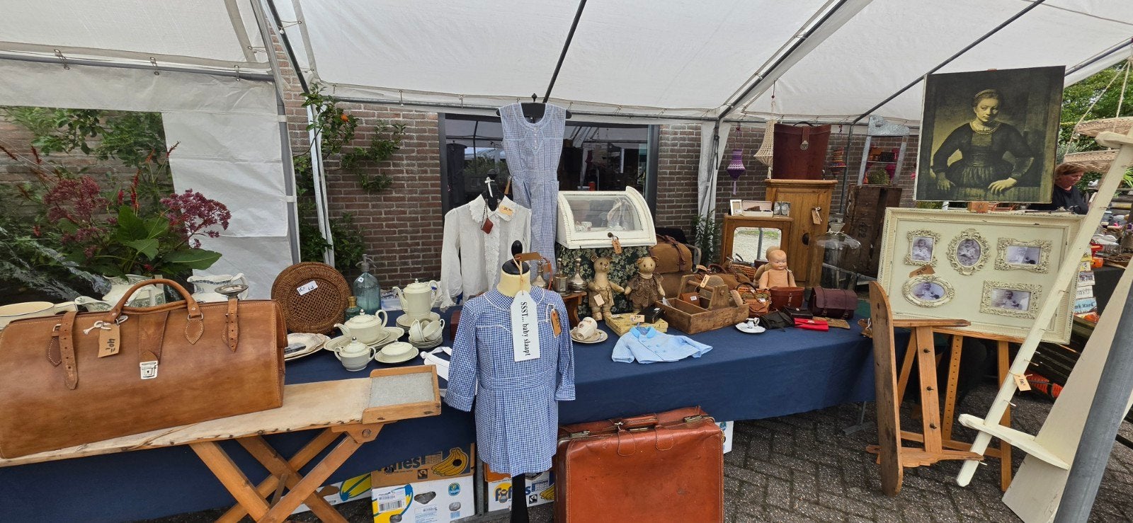 Brokante spullen: tassen, lampetstel, servies en meer!, Antiek en Kunst, Curiosa en Brocante, Ophalen of Verzenden