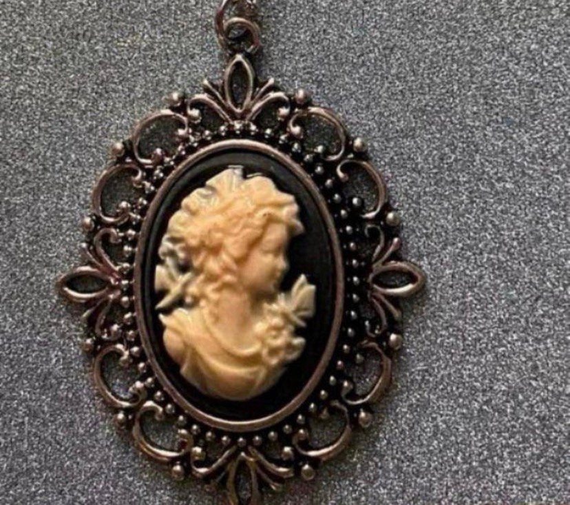 Ketting met camee hanger zwart / nieuw !, Verzenden, Nieuw, Zwart, Overige materialen