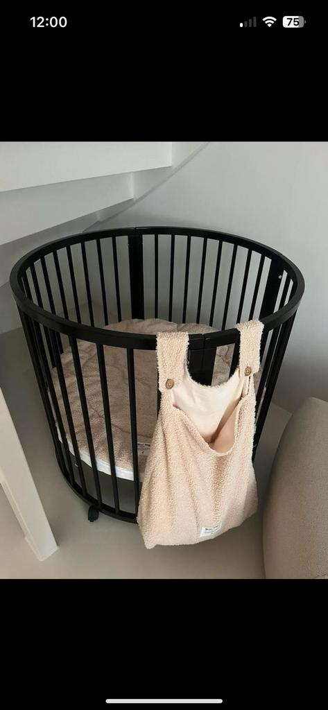 Buxibo baby box zwart rond incl. matras, op zwenkwielen, Kinderen en Baby's, Boxen, Ophalen, Gebruikt, Rond, In hoogte verstelbaar