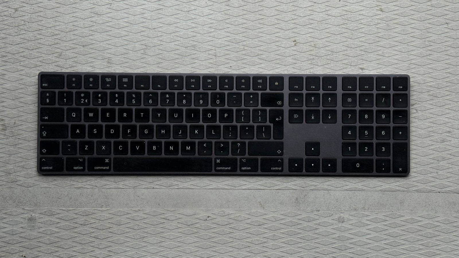 Apple Magic Trackpad en Magic Keyboard (Space Gray), Computers en Software, Toetsenborden, Zo goed als nieuw, Qwerty, Draadloos