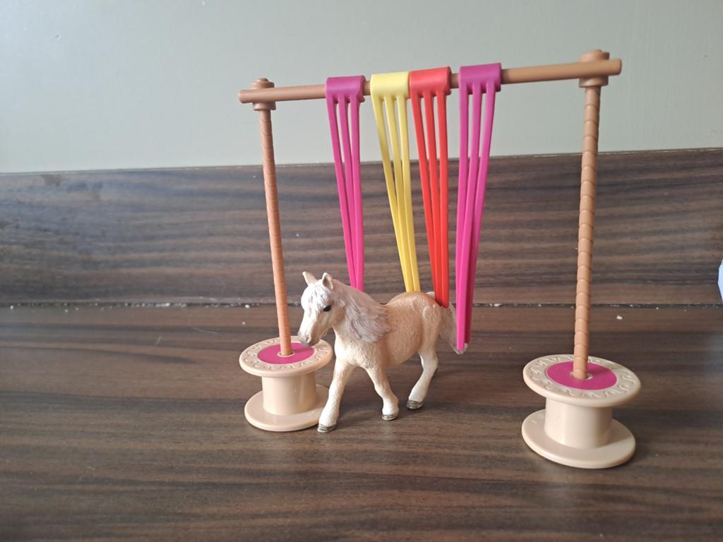 Schleich shetland agility set -kleurcode geel-, Ophalen of Verzenden, Paard, Beeldje of Figuurtje