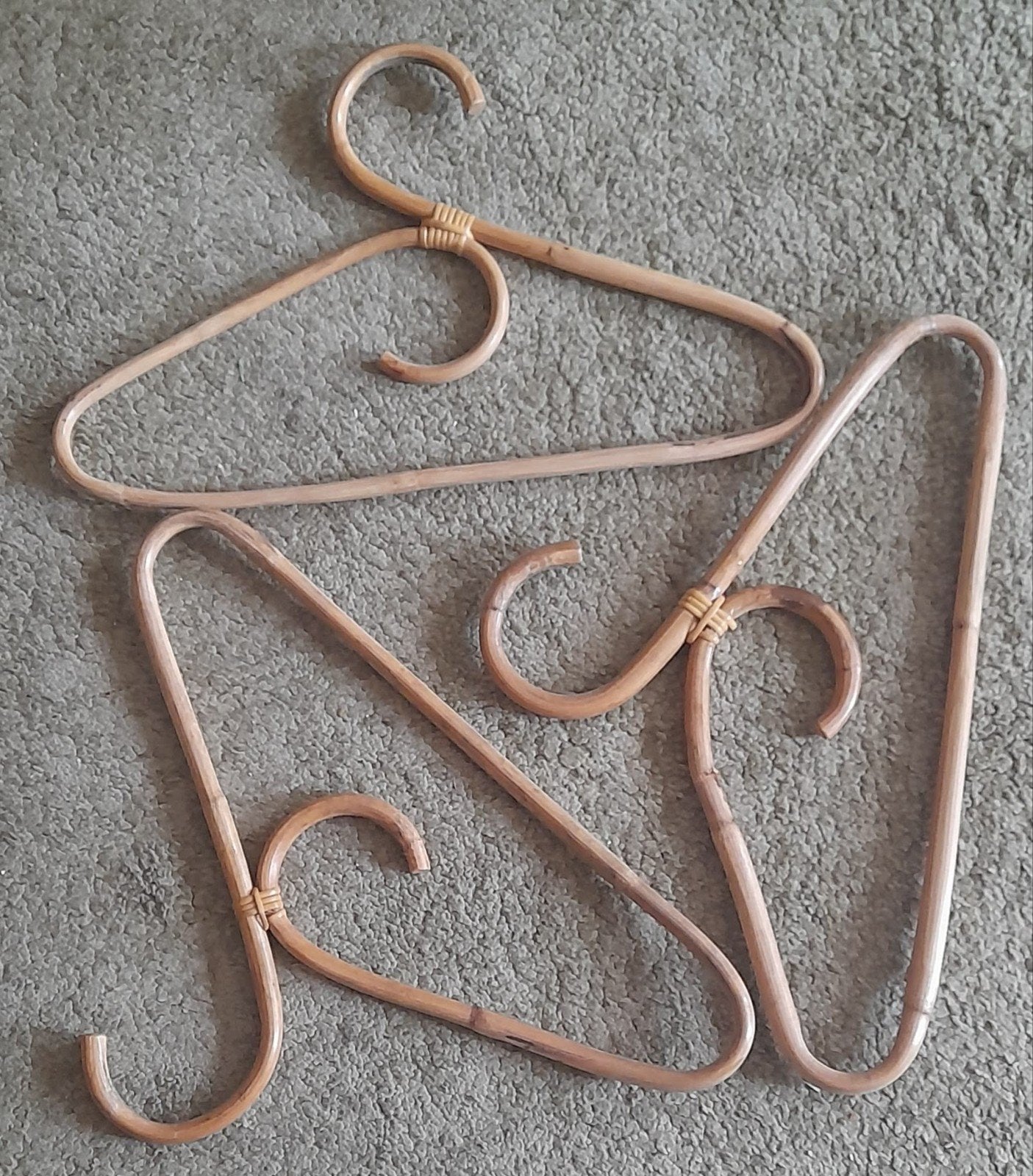 3 vintage bamboe/rotan kledinghangers, Ophalen of Verzenden, Zo goed als nieuw