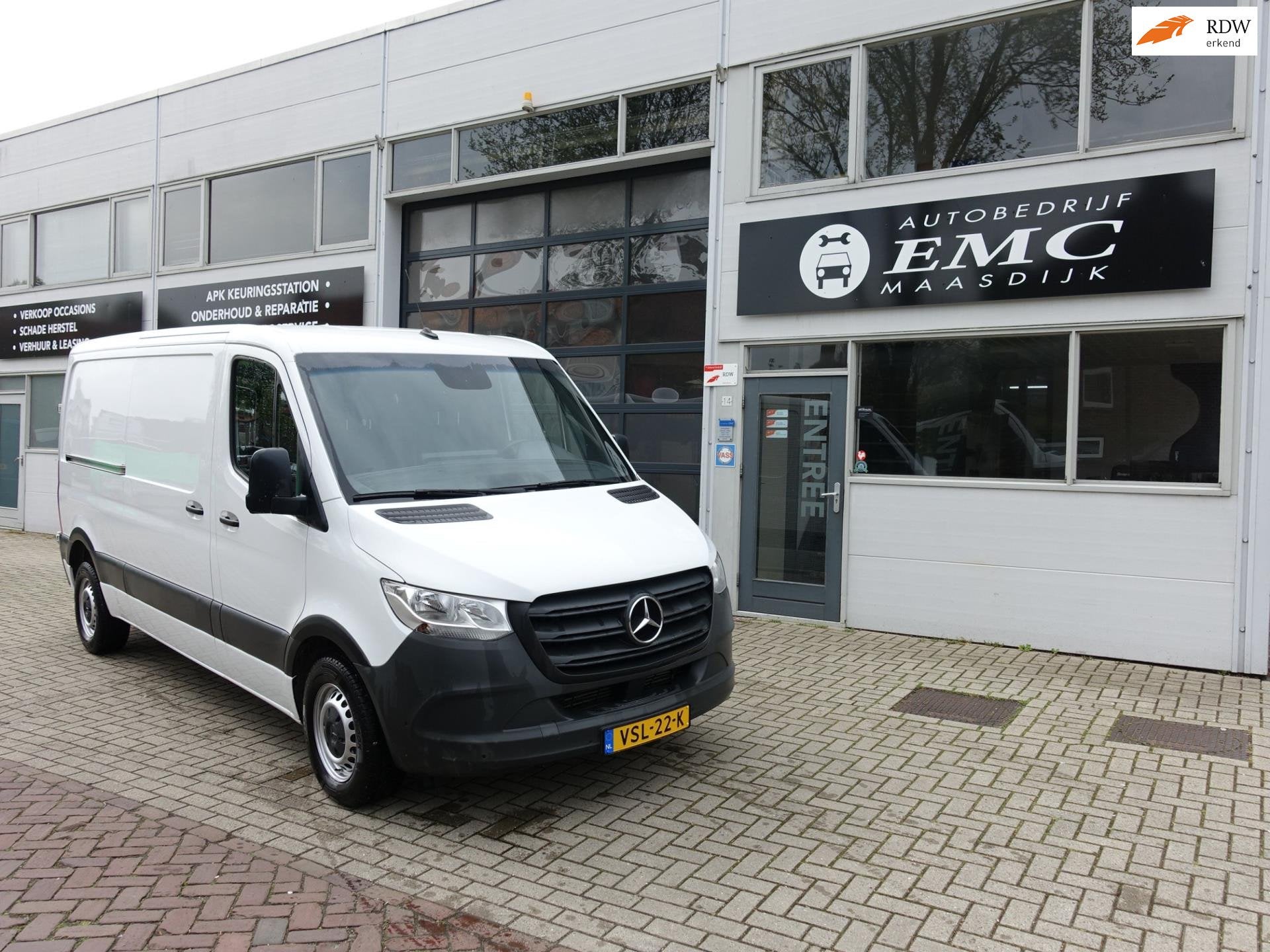Mercedes-Benz Sprinter L2H1 Euro 6, Voorwielaandrijving, Stof, Gebruikt, 4 cilinders