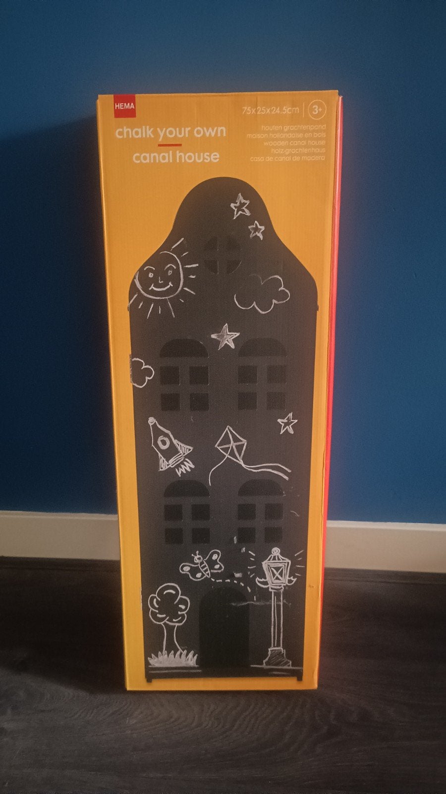 Amsterdams grachtenpand met krijtbord, Ophalen