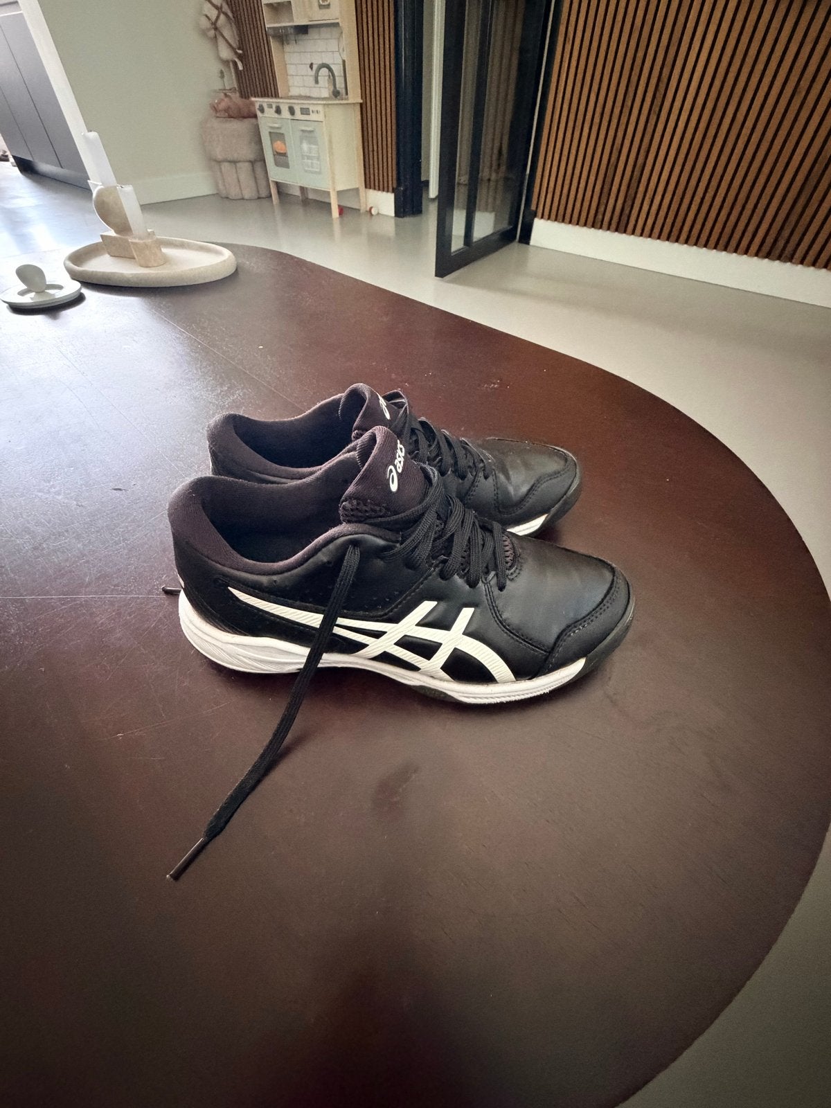 Asics Gel Peake Hockeyschoenen Maat 37 Zo Goed Als Nieuw, Ophalen of Verzenden, Zo goed als nieuw, Sportschoenen, Zwart