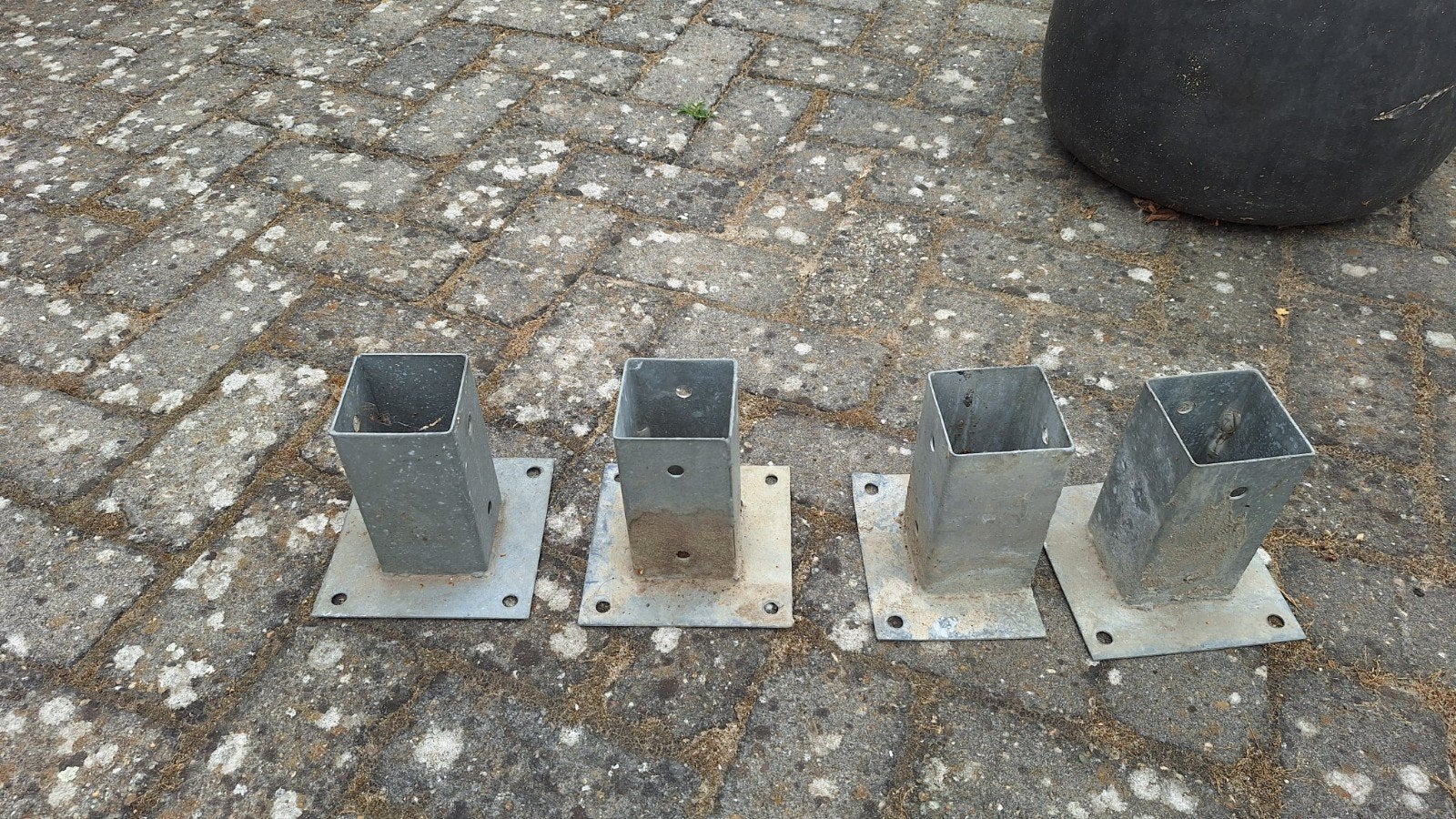 4x Paalhouders Verzinkt - Gebruikt maar in goede staat, Gebruikt, Overige typen, Ophalen of Verzenden, Minder dan 50 mm