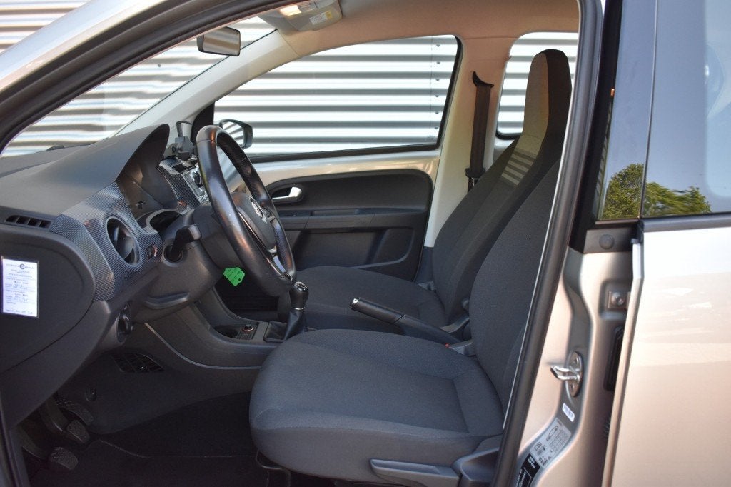 Volkswagen UP 1.0 5DRS. MOVE UP! / BLUETOOTH  / DAB RADIO /, Voorwielaandrijving, Up!, 23 km/l, Bedrijf