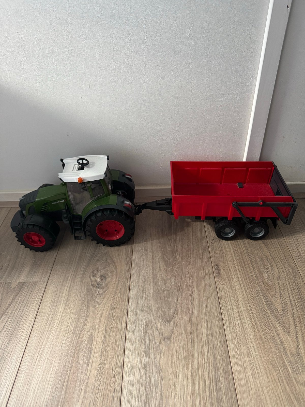 Bruder Fendt tractor met aanhanger, Ophalen, Zo goed als nieuw