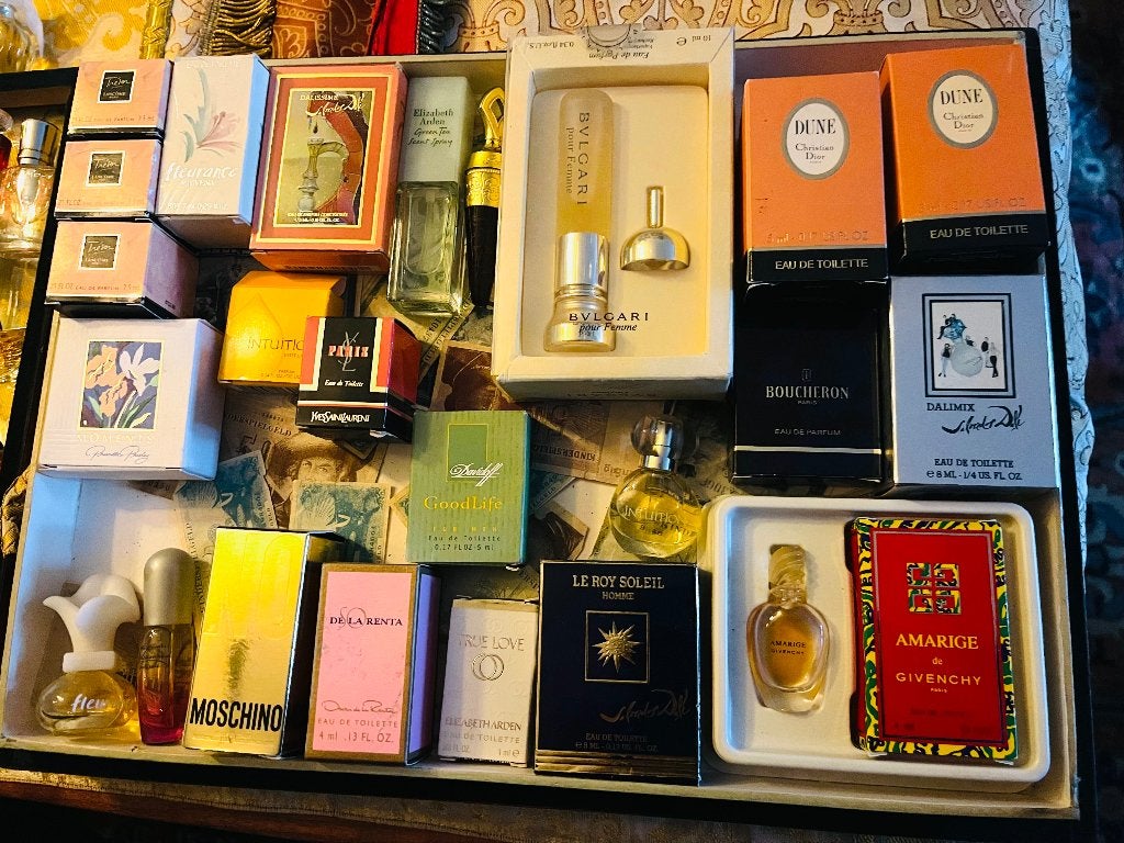 Miniatuur parfum, Verzamelen, Ophalen of Verzenden, Zo goed als nieuw, Miniatuur, Gevuld