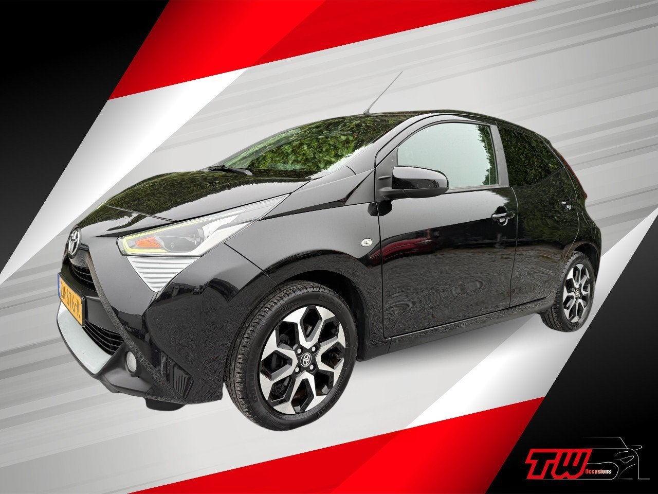 Toyota Aygo 1.0 VVT-i x-joy |NWE APK|CARPLAY|CAMERA|AIRCO|NA, Voorwielaandrijving, Start-stop-systeem, Stof, Gebruikt