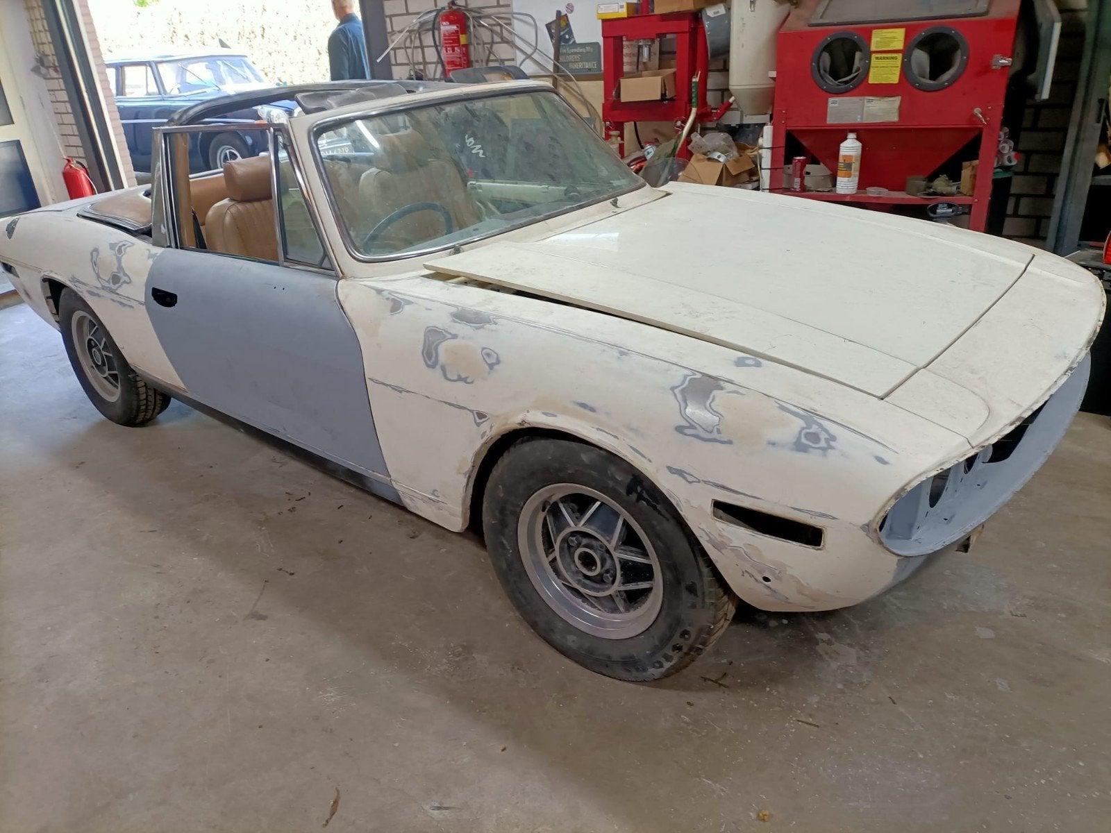 Twee Triumph Stag, foto 1
