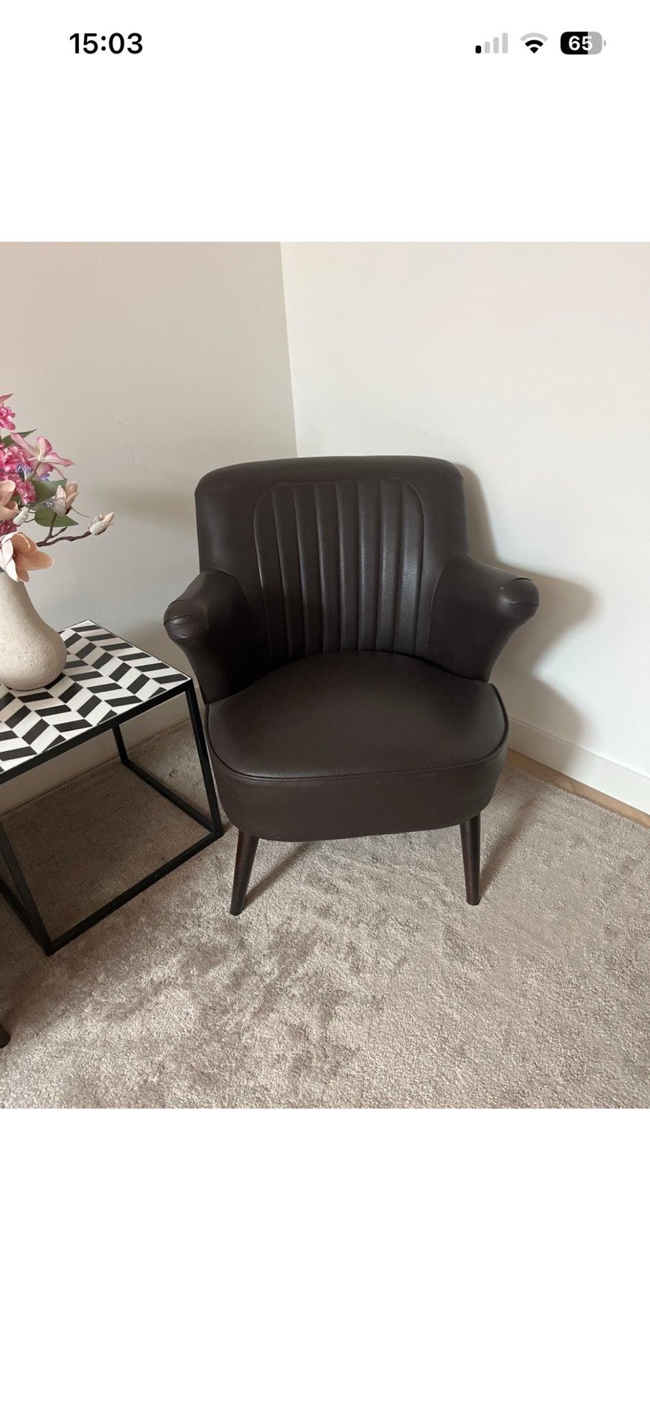 Twee donkerbruine fauteuils van kunstleer, Ophalen, Kunststof, Twee, Bruin