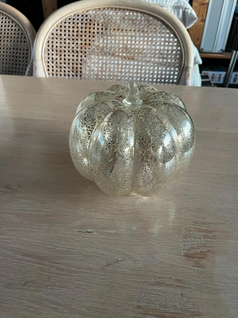 Te koop: glazen zilverkleurige pompoen met lichtjes erin, Ophalen of Verzenden, Nieuw