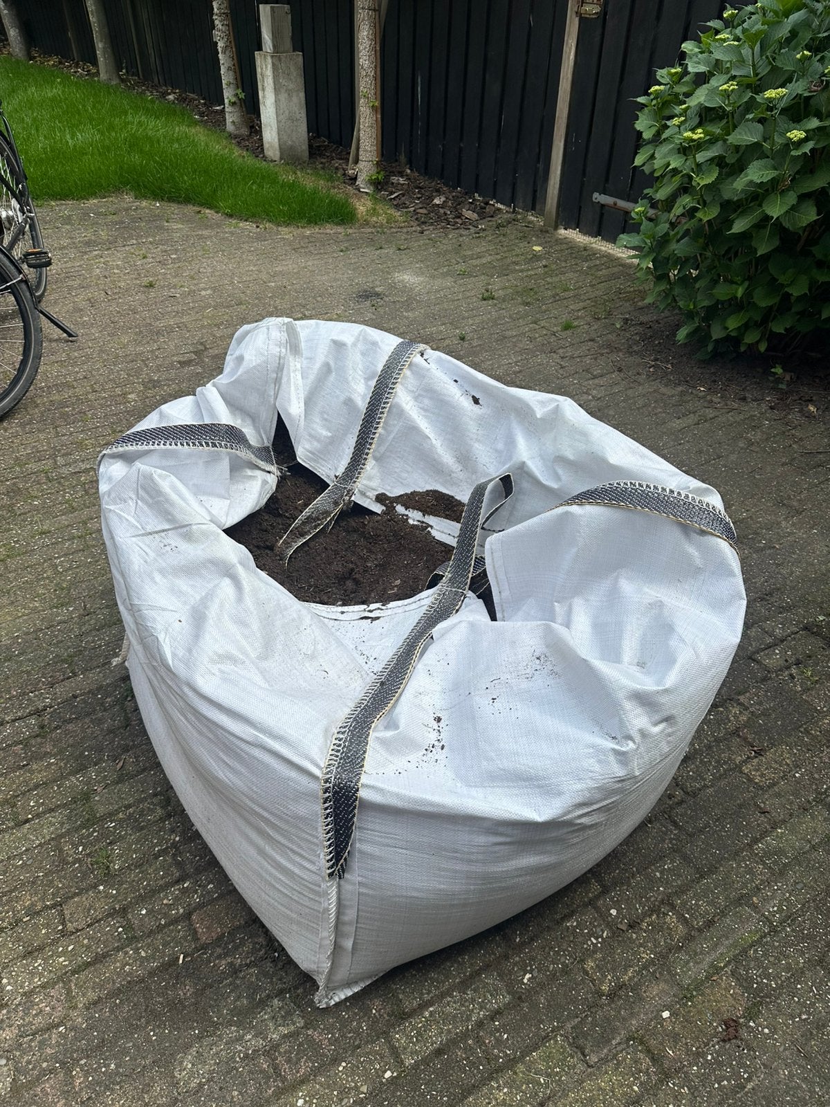 Halve kuub bemeste tuinaarde, Ophalen, Tuinaarde