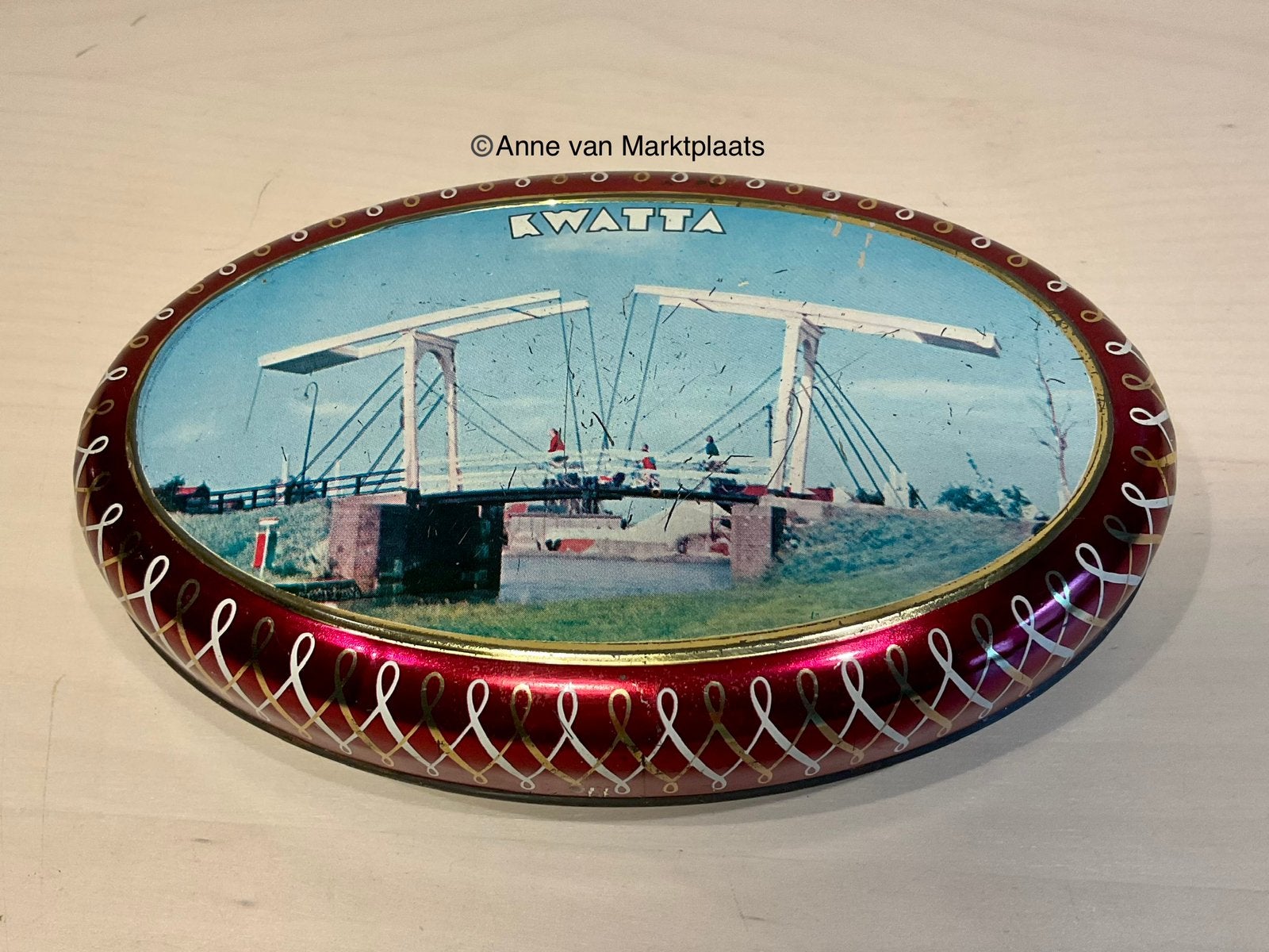 Kwatta Breda Holland blik afm. 16x11x4 cm in goede staat, Verzamelen, Ophalen of Verzenden, Gebruikt, Overige merken