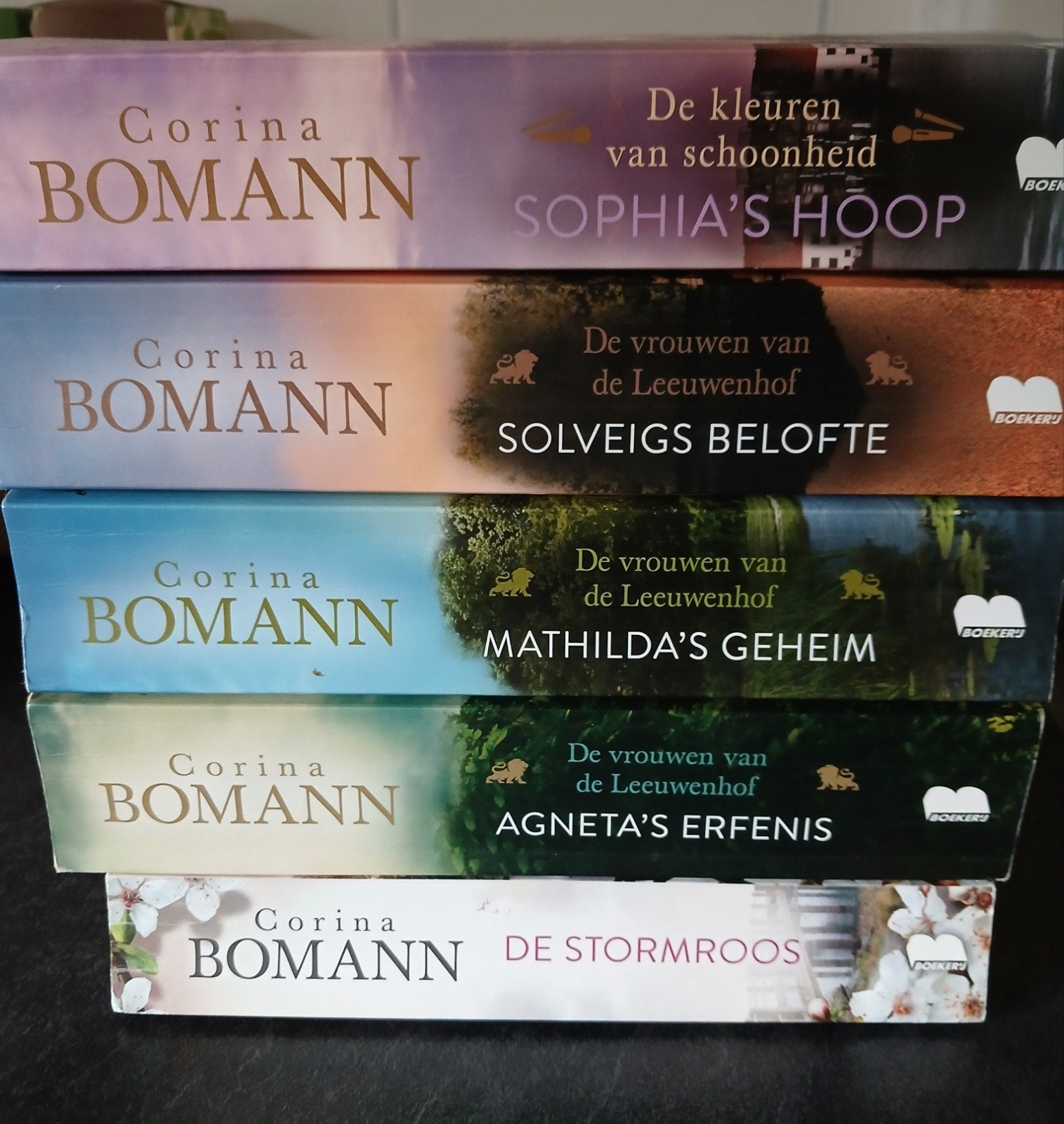 Corina Bomann boeken - De Leeuwenhof serie en meer, Boeken, Ophalen, Zo goed als nieuw, Corina Bomann, Nederland