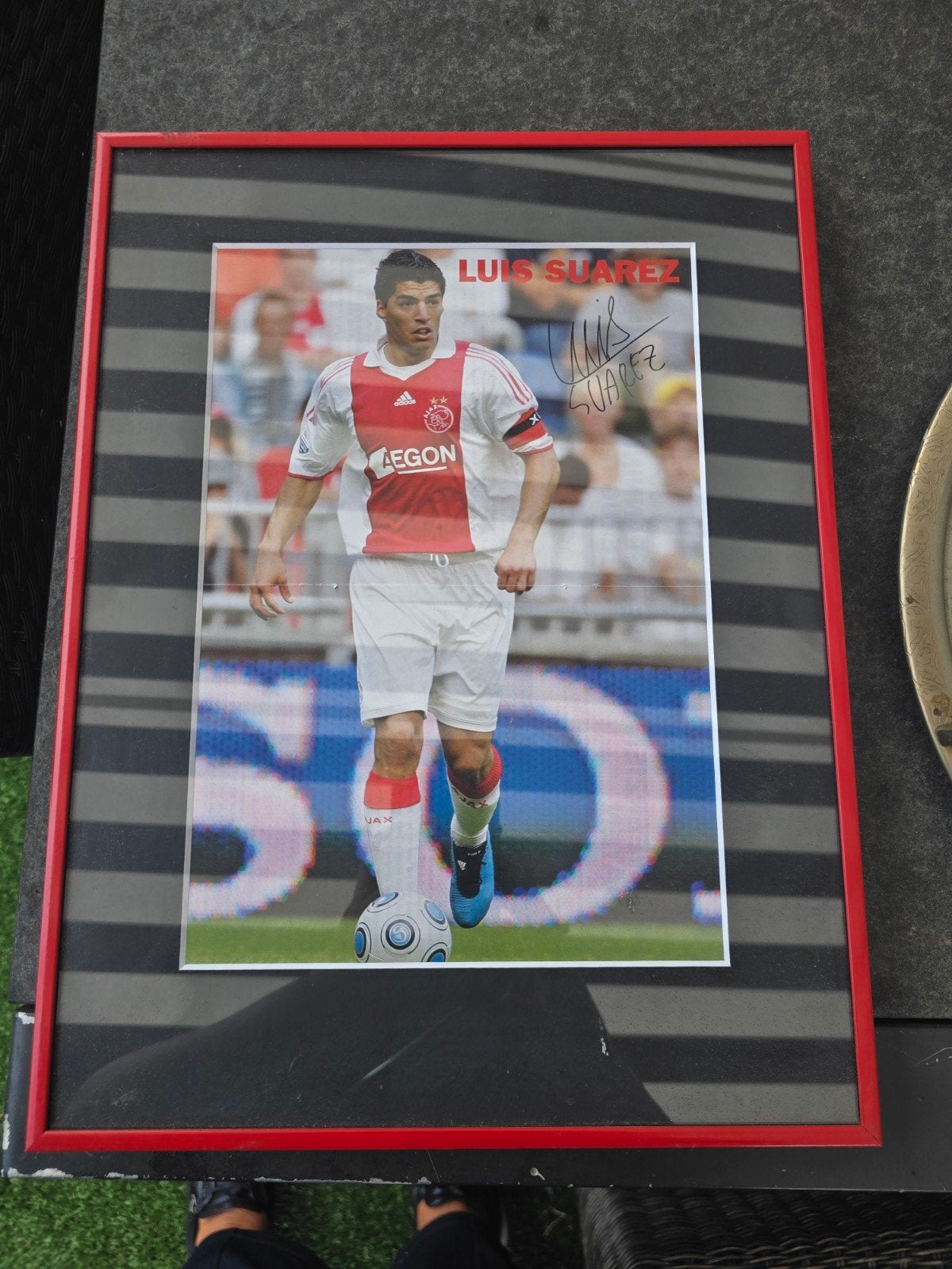 Ingelijste foto Luis Suárez Ajax met handtekening (DOOS 7), Verzamelen, Sportartikelen en Voetbal, Ophalen of Verzenden, Gebruikt
