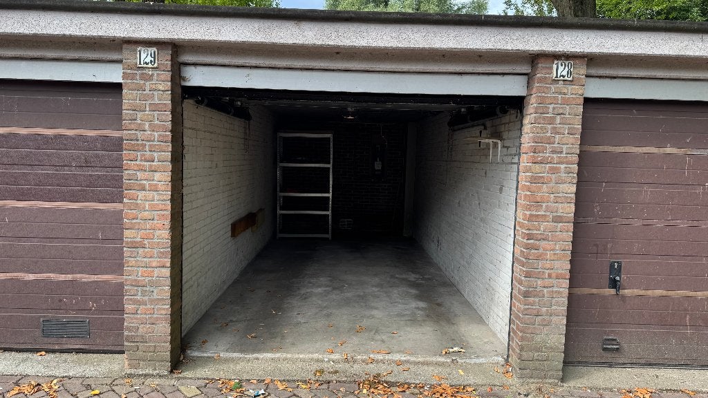 Te huur garagebox in Osdorp, Ophalen of Verzenden, Zo goed als nieuw, Overige onderwerpen