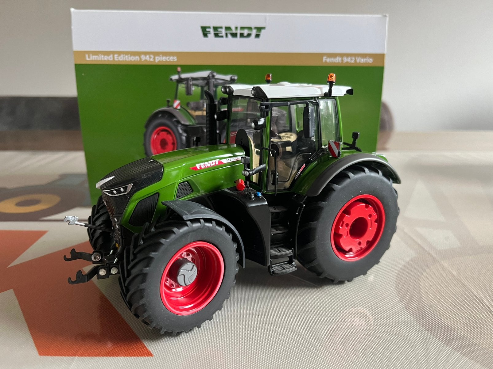 Fendt 942 Vario trekker Wiking gelimiteerd op 942 stuks, Hobby en Vrije tijd, Ophalen of Verzenden, Nieuw, Tractor of Landbouw