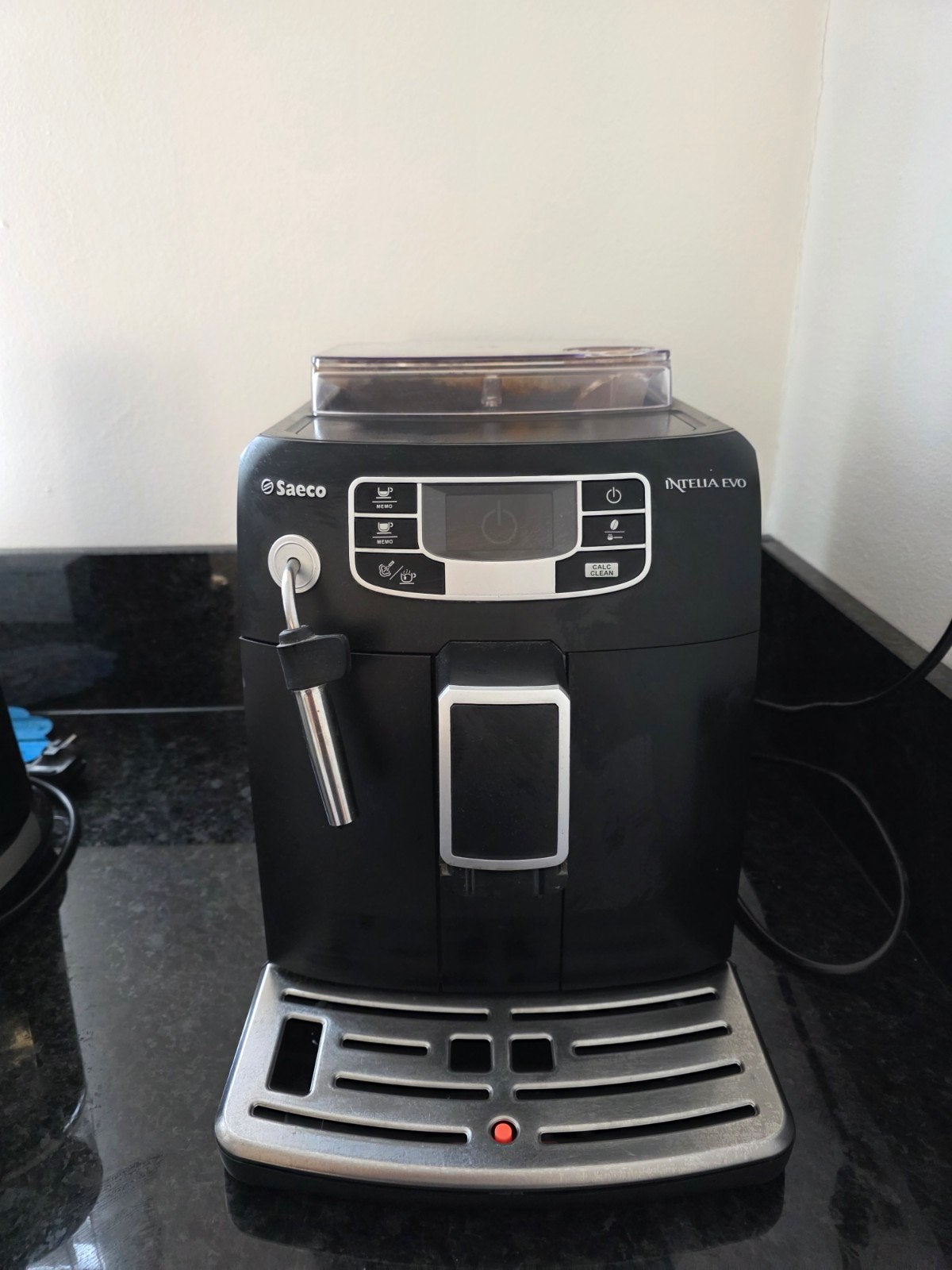 Saeco Intelia Evo volautomatische espressomachine, Witgoed en Apparatuur, Espresso apparaat, Koffiebonen, Zo goed als nieuw, 2 tot 4 kopjes