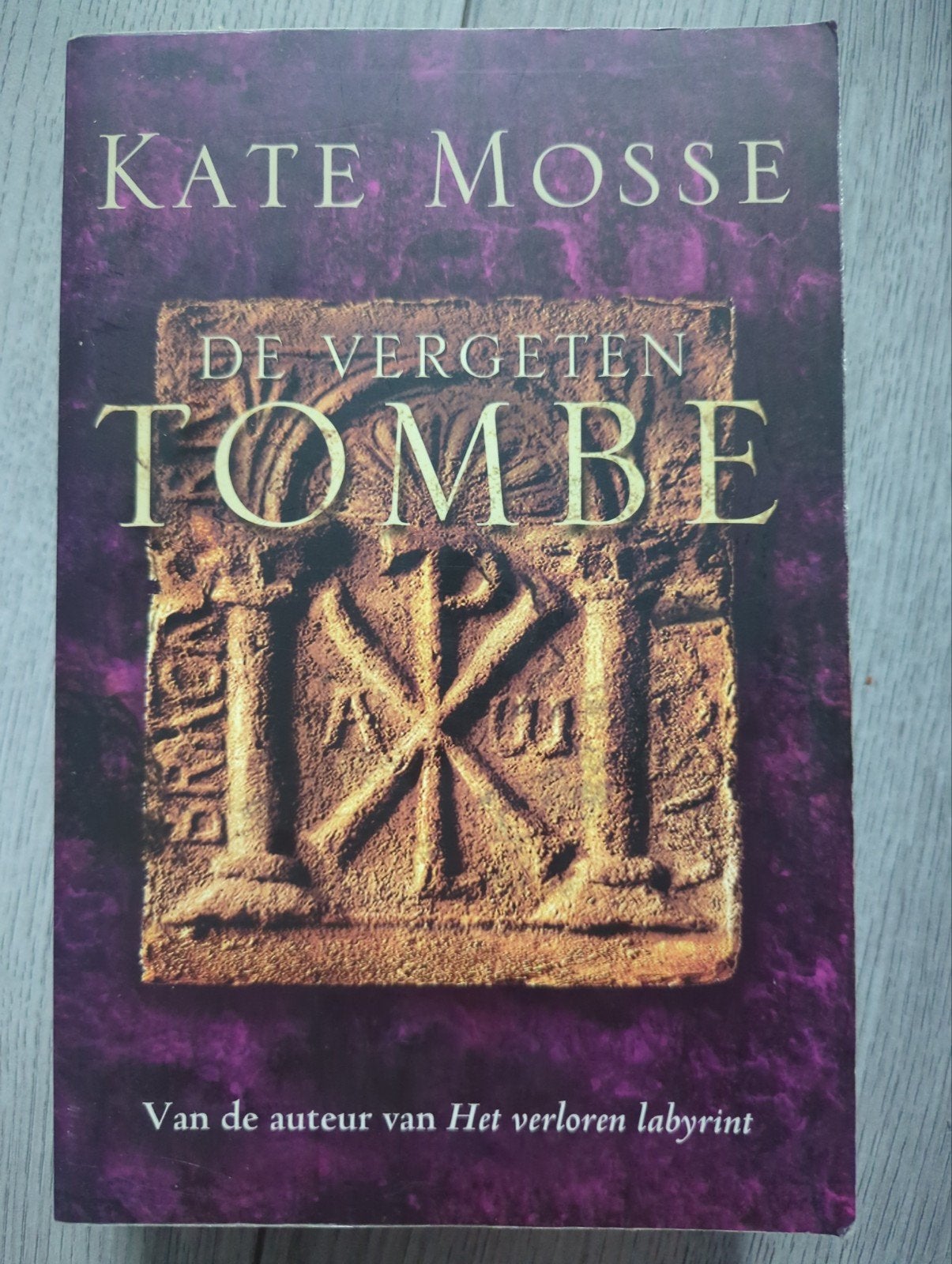 Kate Mosse - De vergeten tombe, Ophalen of Verzenden, Zo goed als nieuw, Kate Mosse