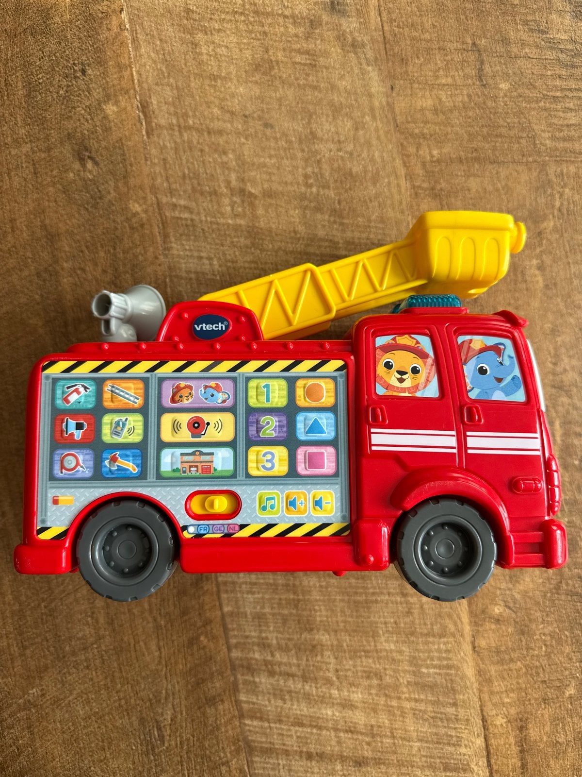 VTech Brandweerauto - Interactief Speelgoed, Ophalen, Zo goed als nieuw, 6 maanden tot 2 jaar