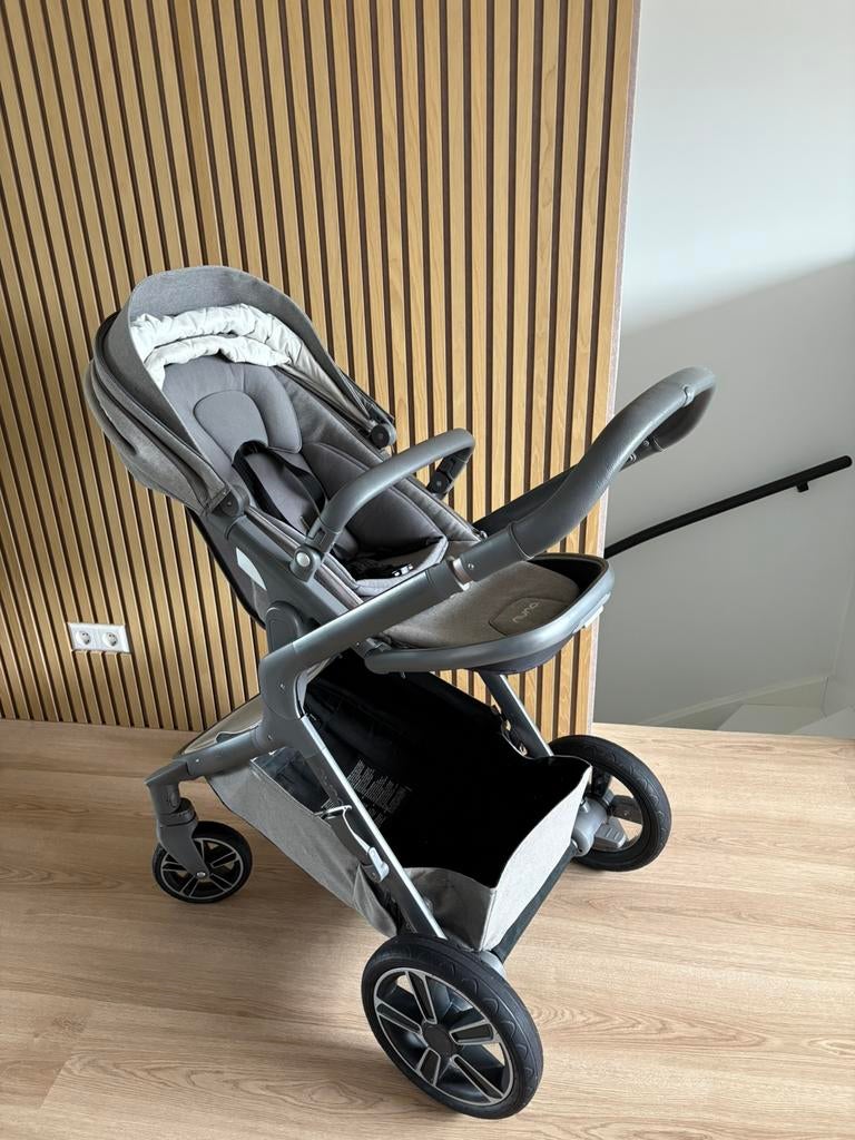 Nuna demi grow kinderwagen + reiswieg, Ophalen, Zo goed als nieuw, Zonnekap