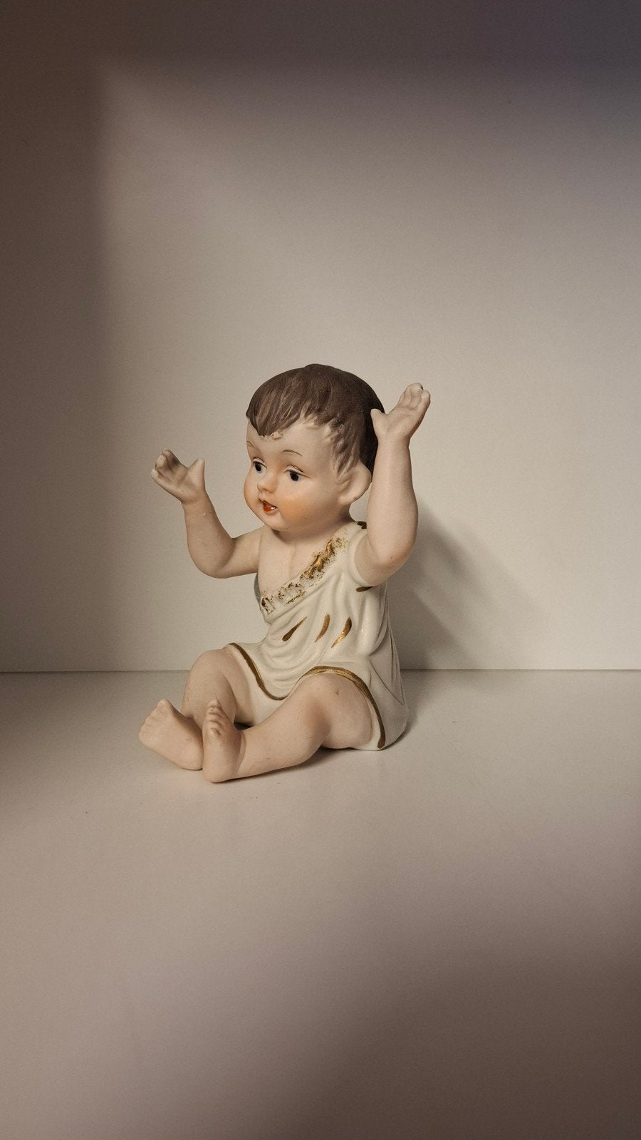 Vintage Bisque Porseleinen "Piano Baby" Beeldje - Jongen, Antiek en Kunst, Ophalen of Verzenden