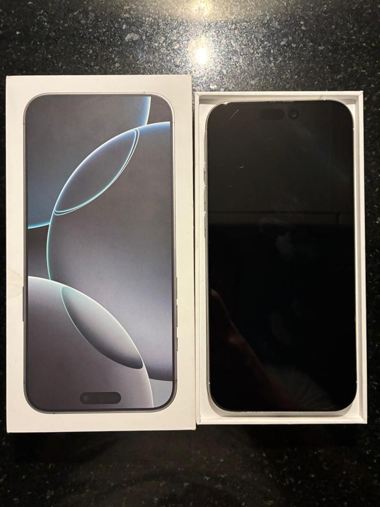 Iphone 16 pro max 256gb wit, Telecommunicatie, Mobiele telefoons | Apple iPhone, Gebruikt, Wit, IPhone 16 Pro Max, Zonder simlock
