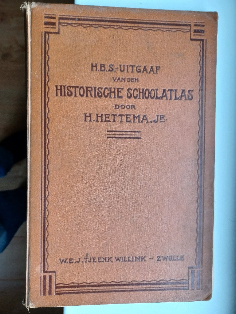 historische atlas, Gelezen, Overige atlassen, Ophalen of Verzenden, 1800 tot 2000