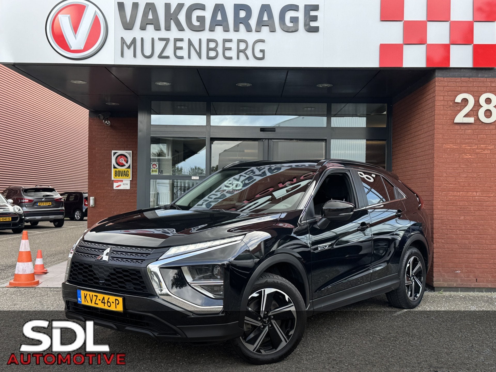 Mitsubishi Eclipse Cross 2.4 PHEV Intense // KEYLESS // CAME, Auto's, Automaat, 188 pk, Stof, Zwart