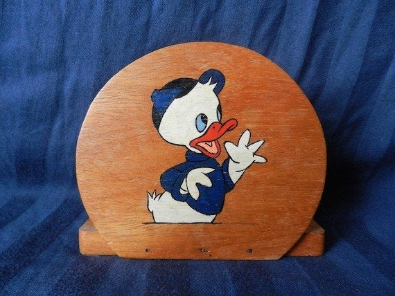 Afgeronde houten standaard / houder met neefje Kwek Duck, Verzamelen, Ophalen of Verzenden, Donald Duck, Zo goed als nieuw, Overige typen