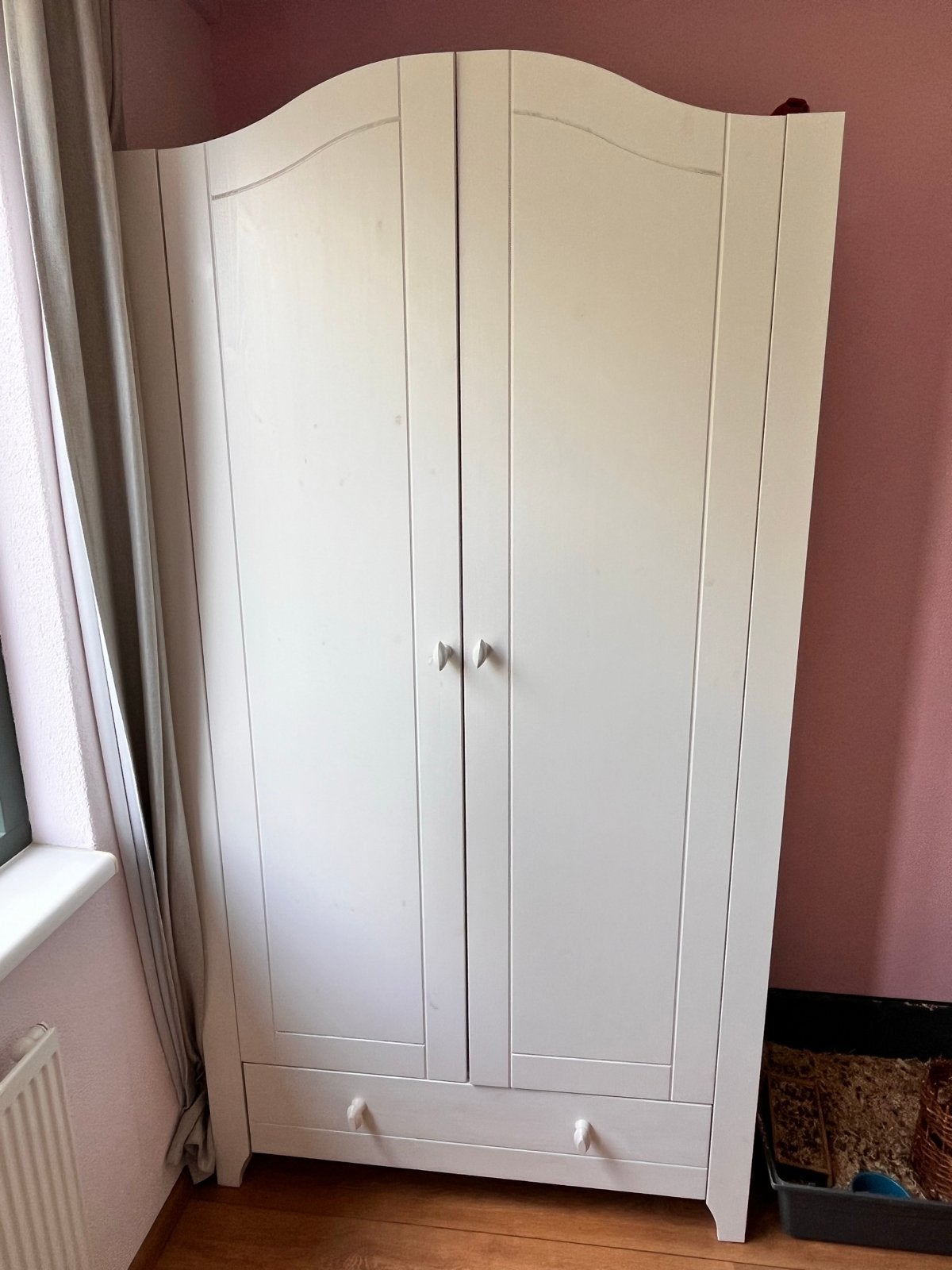 Witte kledingkast met lade, legplanken en hanggedeelte, Ophalen, Gebruikt, 100 tot 150 cm, 200 cm of meer