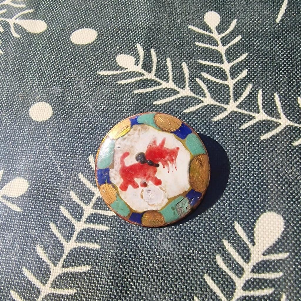 Vintage emaille broche met hondje, Overige materialen, Gebruikt, Overige kleuren, Minder dan 4 cm